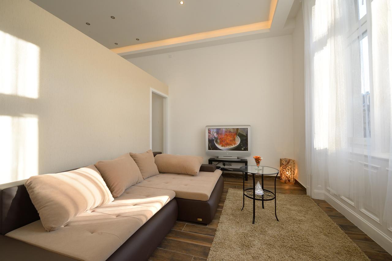 Corina Apartman