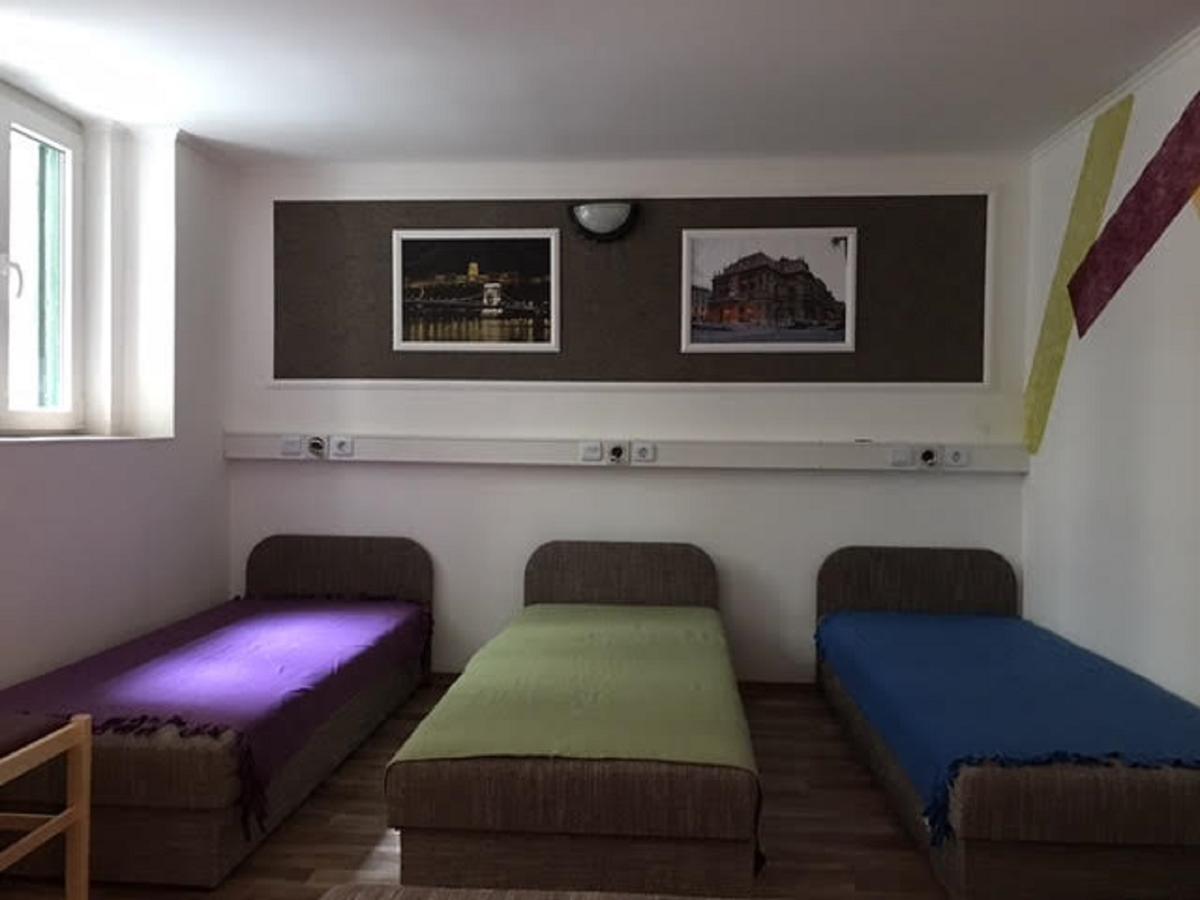 Opera Hostel *