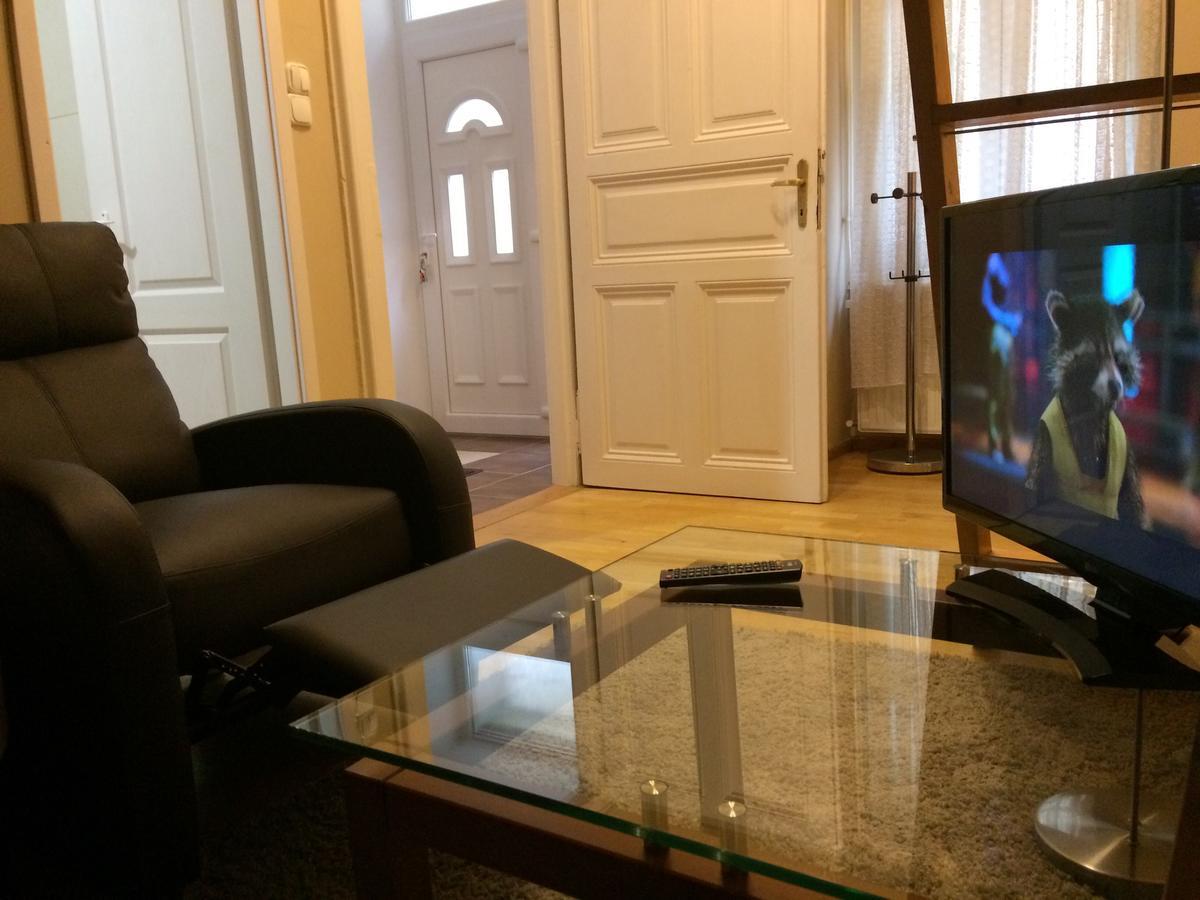 Apartment Dohany Downtown Residency The Shelters *