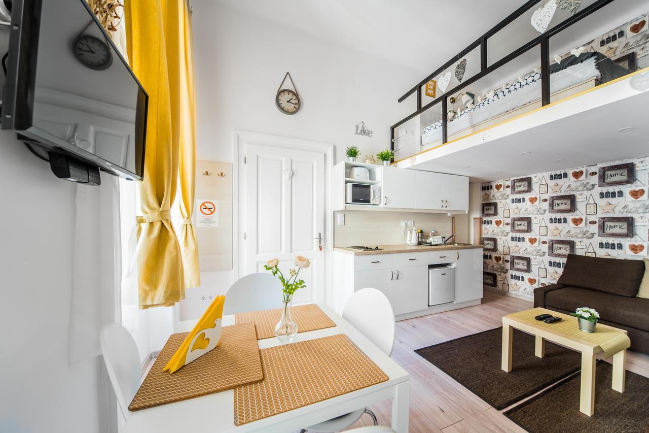 Akacfa 16 Entire Apartman *