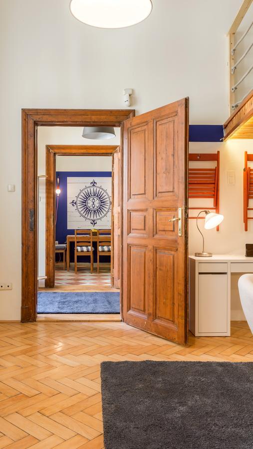 Jokai 3 Design * Budapest