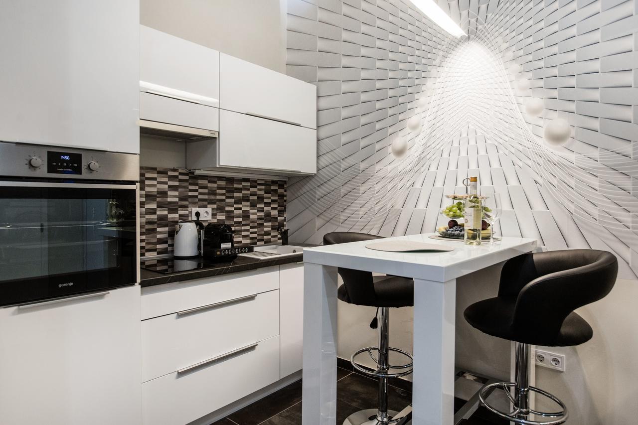 A Golden Star Modern Luxury And Apartmán Budapest