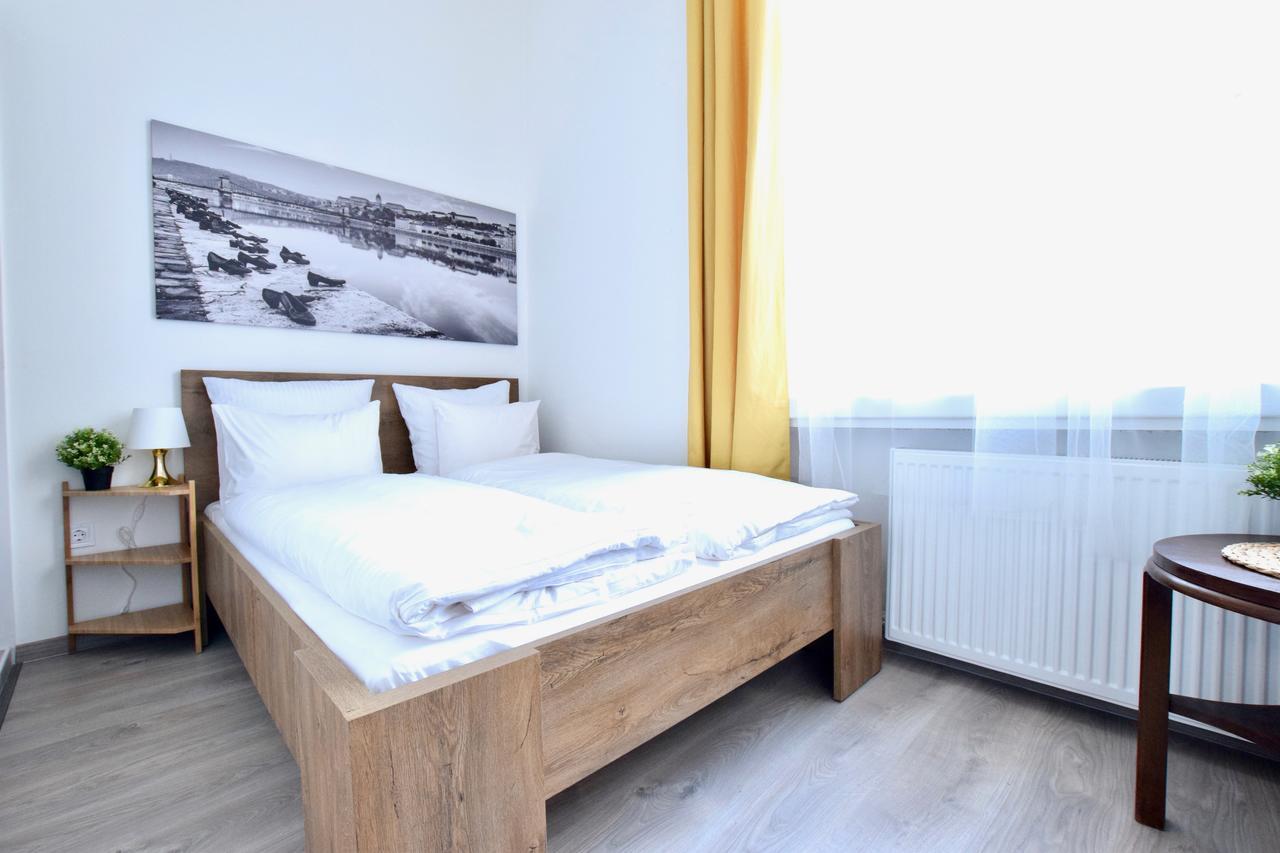 Standard By Hi5 - Bazilika Budapest