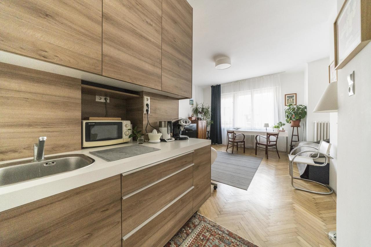 Cozy Little With Baby Crib Appartamento Budapest