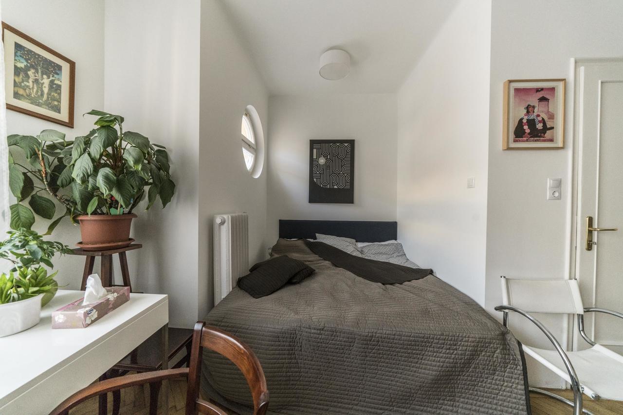 Cozy Little With Baby Crib Apartmán