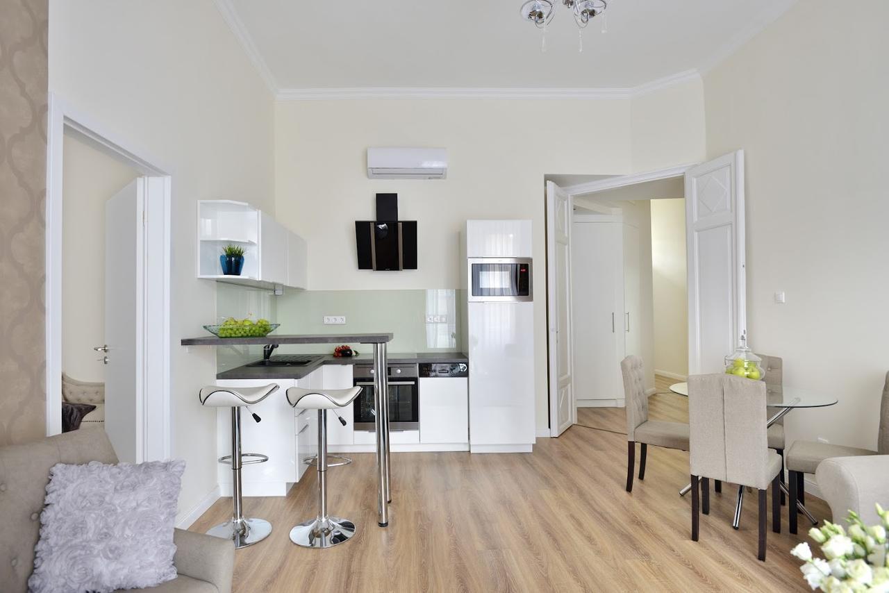 Julia Superior In The Center. Apartment Budapest