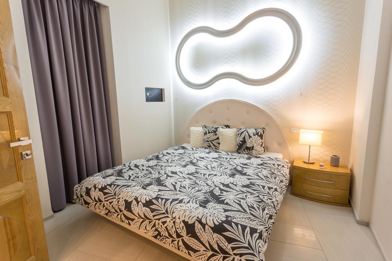 Famousali10 Luxury Budapest