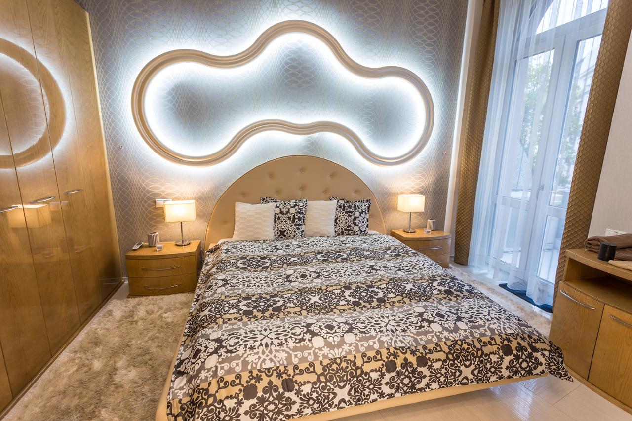 Famousali10 Luxury Budapest