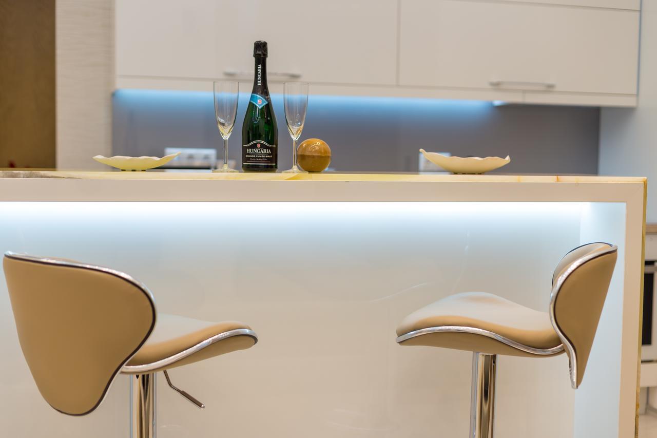Famousali10 Luxury Appartement