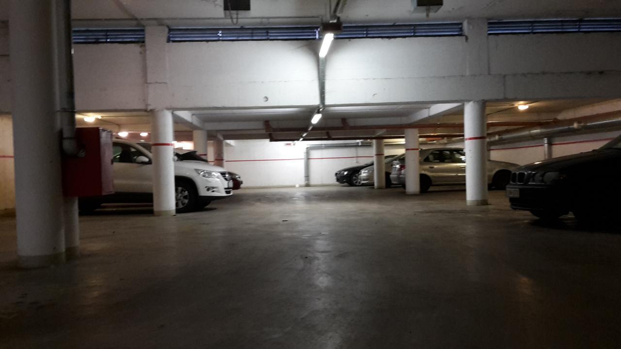 Aden Free Parking