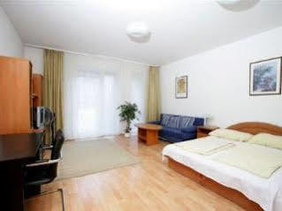 Apartament Adler *