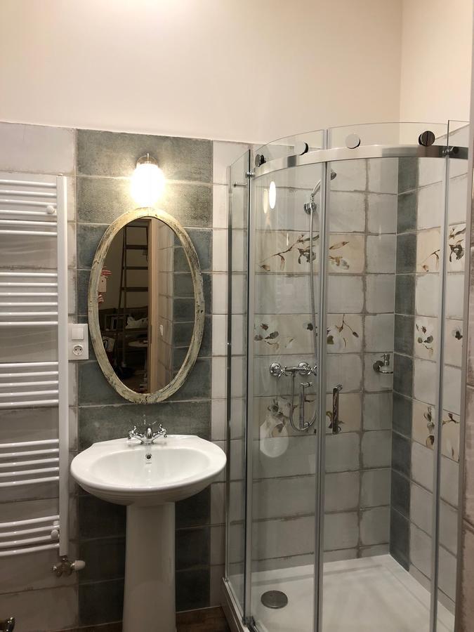 In Ii. * Budapeszt