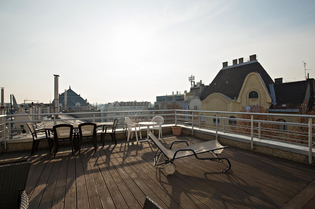 Liszt Ferenc Ter Inner-city Flat Budapest