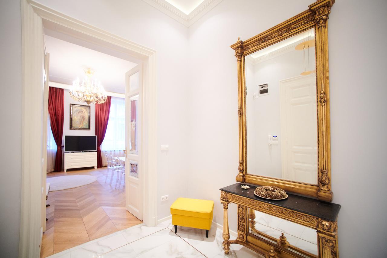 Count Zrinyi Basilica Luxurious *