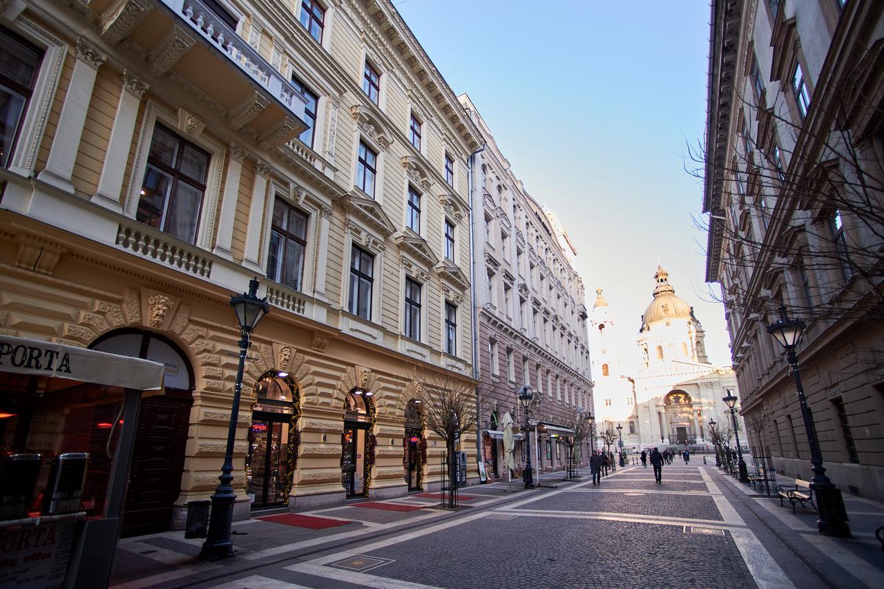 Count Zrinyi Basilica Luxurious Budapest