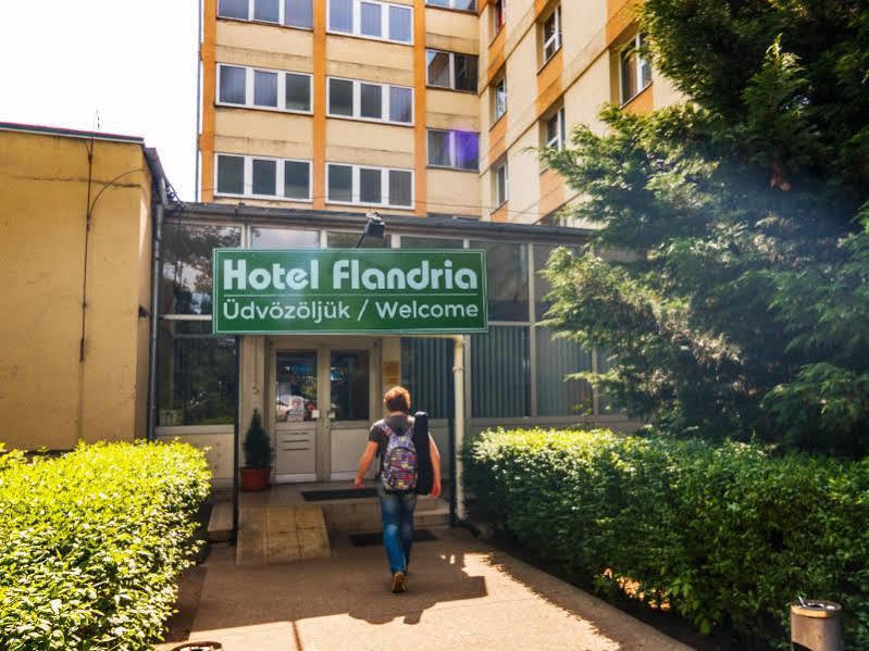 Flandria Hostel *