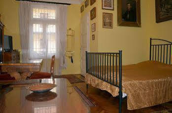 Hotel Alkotmany Street Budapest