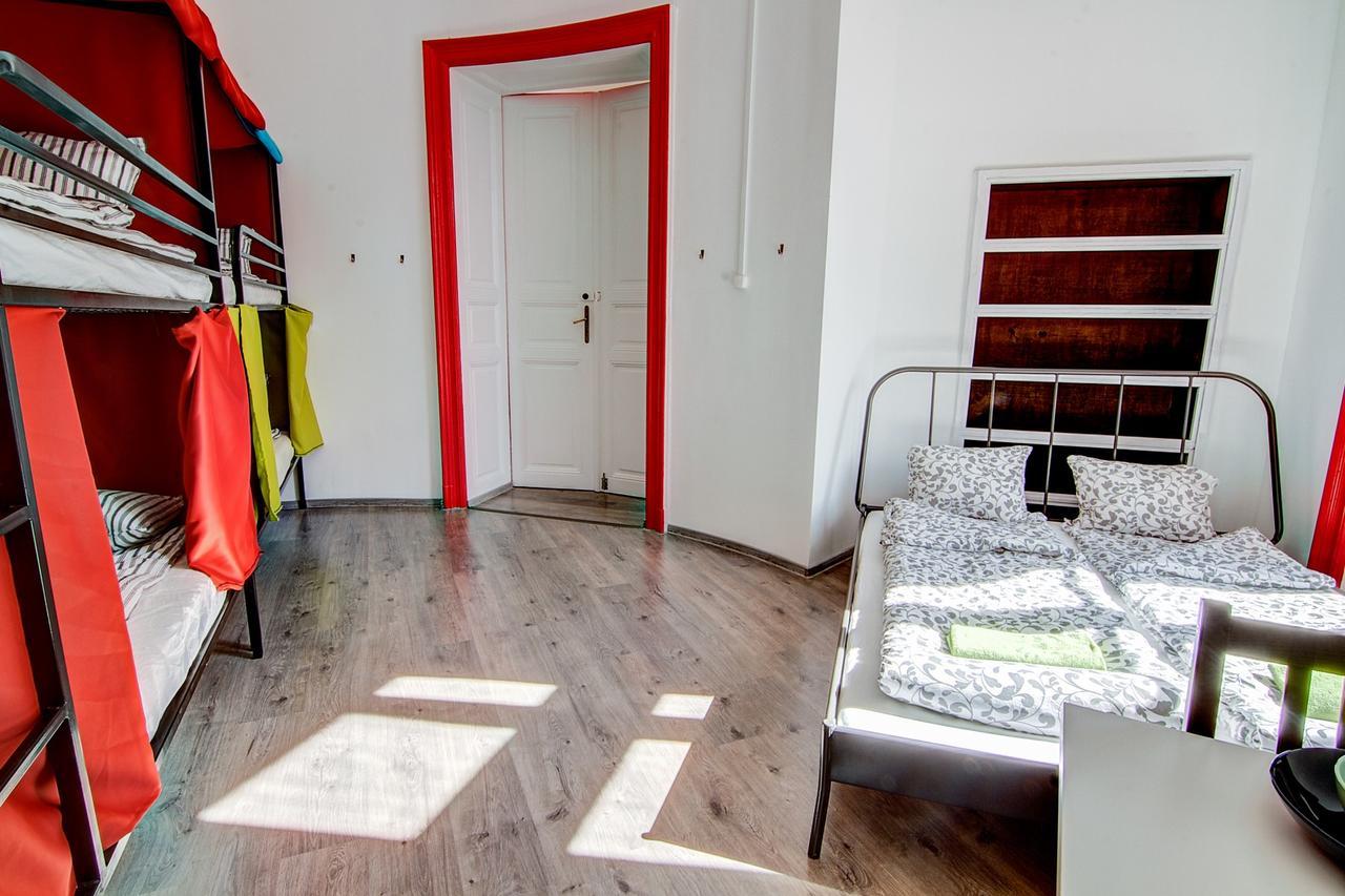 Pal's Mini Hostel *