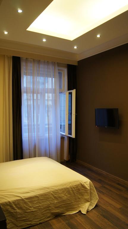 Budapest Suites Pensión *