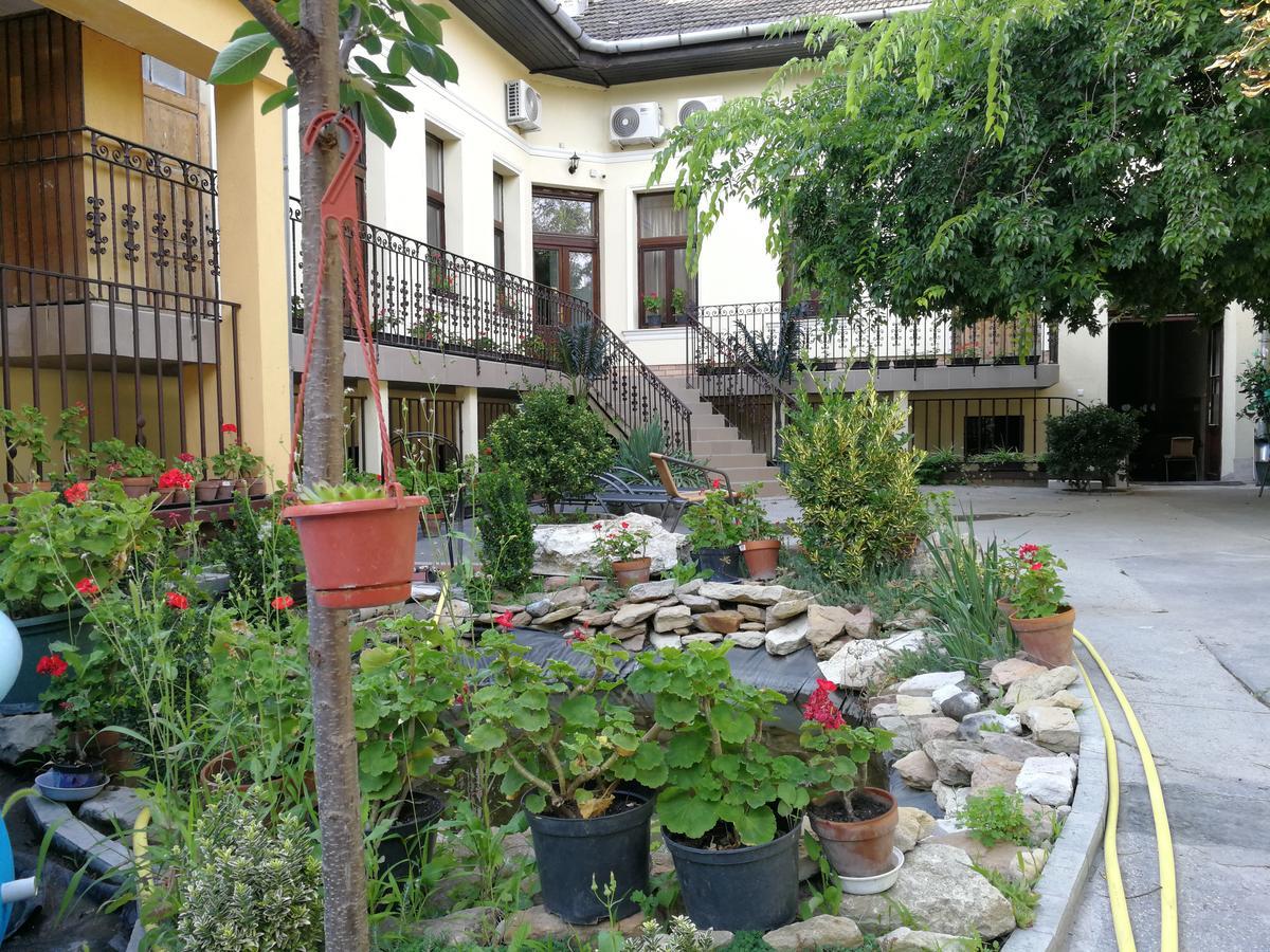 Budapest Garden Hotel Hotel 2*