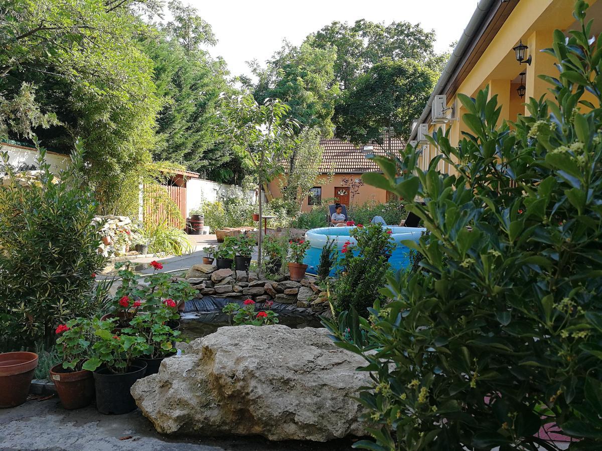 Budapest Garden Hotel Hotel 2*