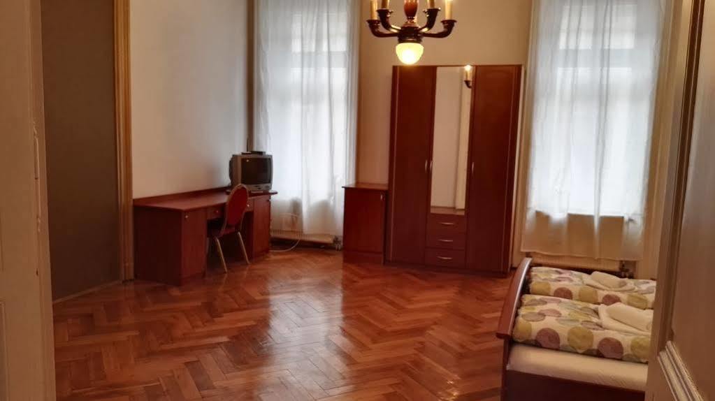 Hotel Ozone Private And *