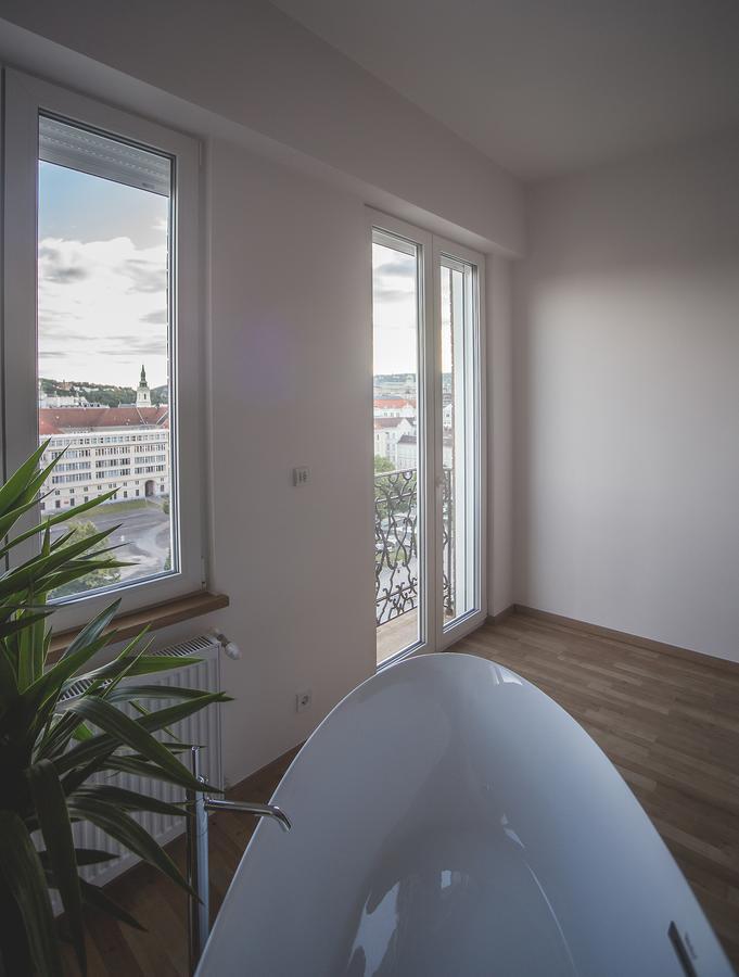 The Grand View Apartment *