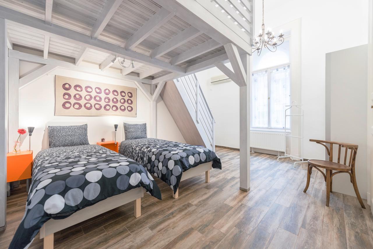 Family And Friends Apartment