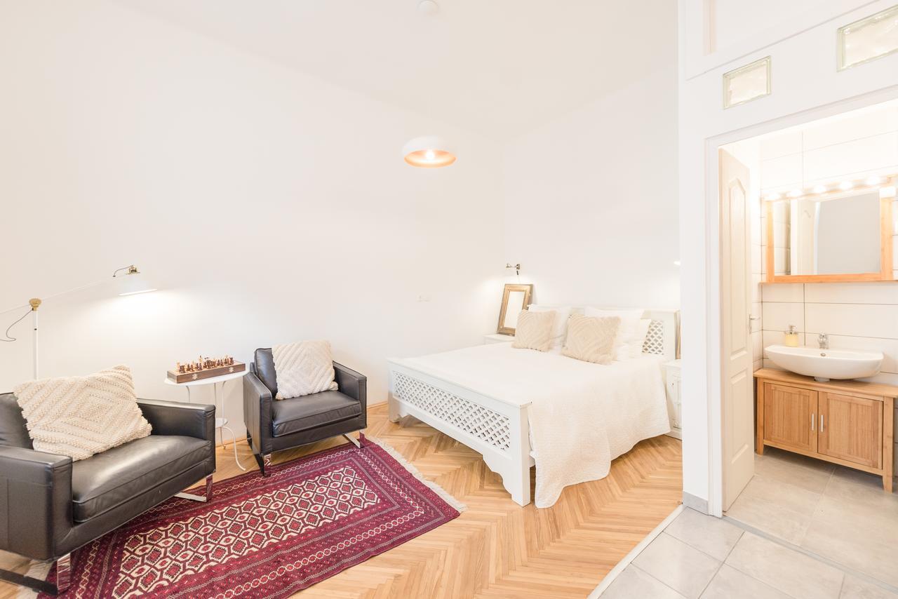 Apartment Rose Trees Budapest
