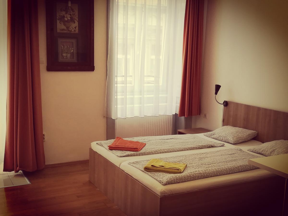 Capital 3*