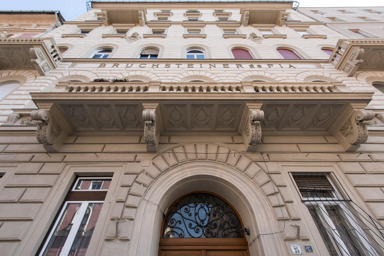 Apartamento Near The Heroes Square *
