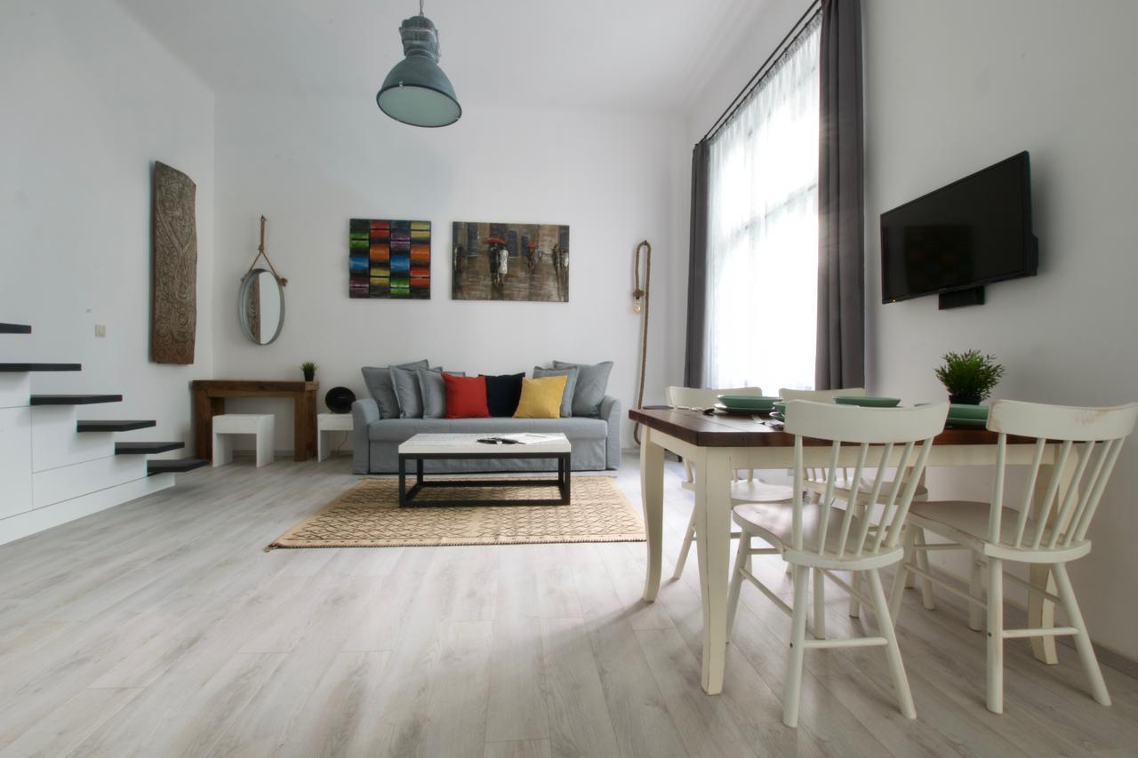 Standard By Hi5 - Wesselényi 8 Budapest