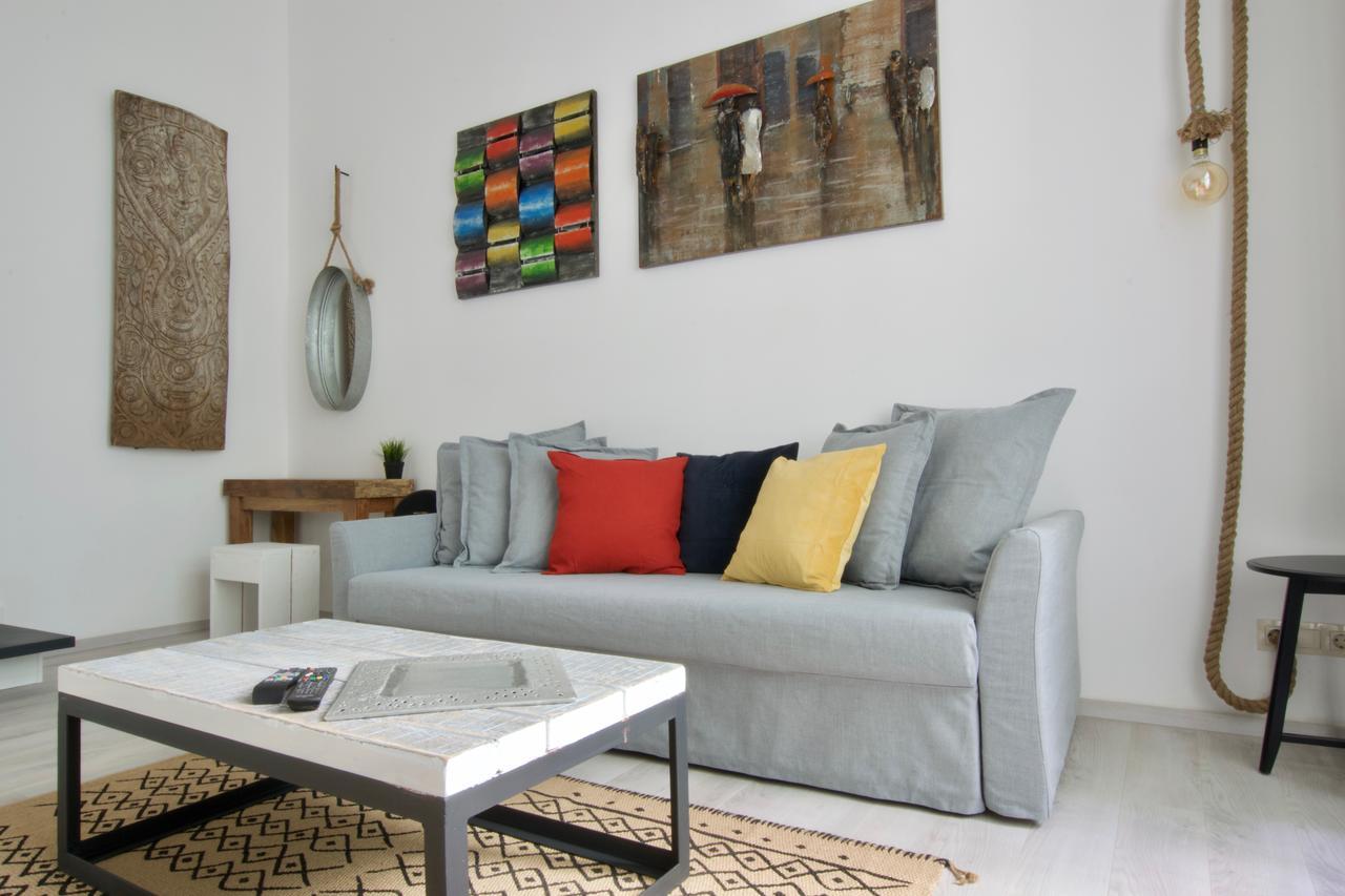 Standard By Hi5 - Wesselenyi 8 *