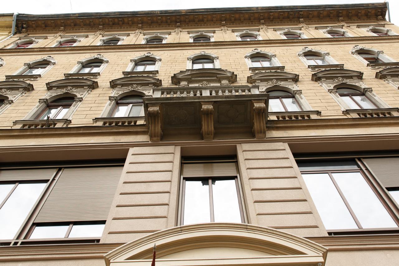 Jenny Luxury Two Bedrooms Apartment. Apartamento Budapest