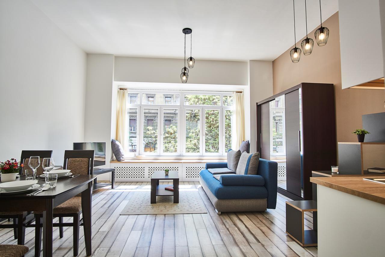 Apartment Singer | Budapest