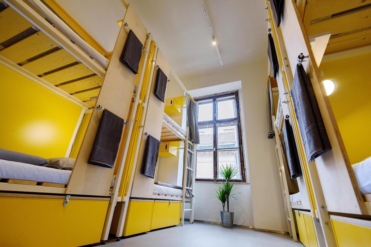 Flow Spaces Hostal *