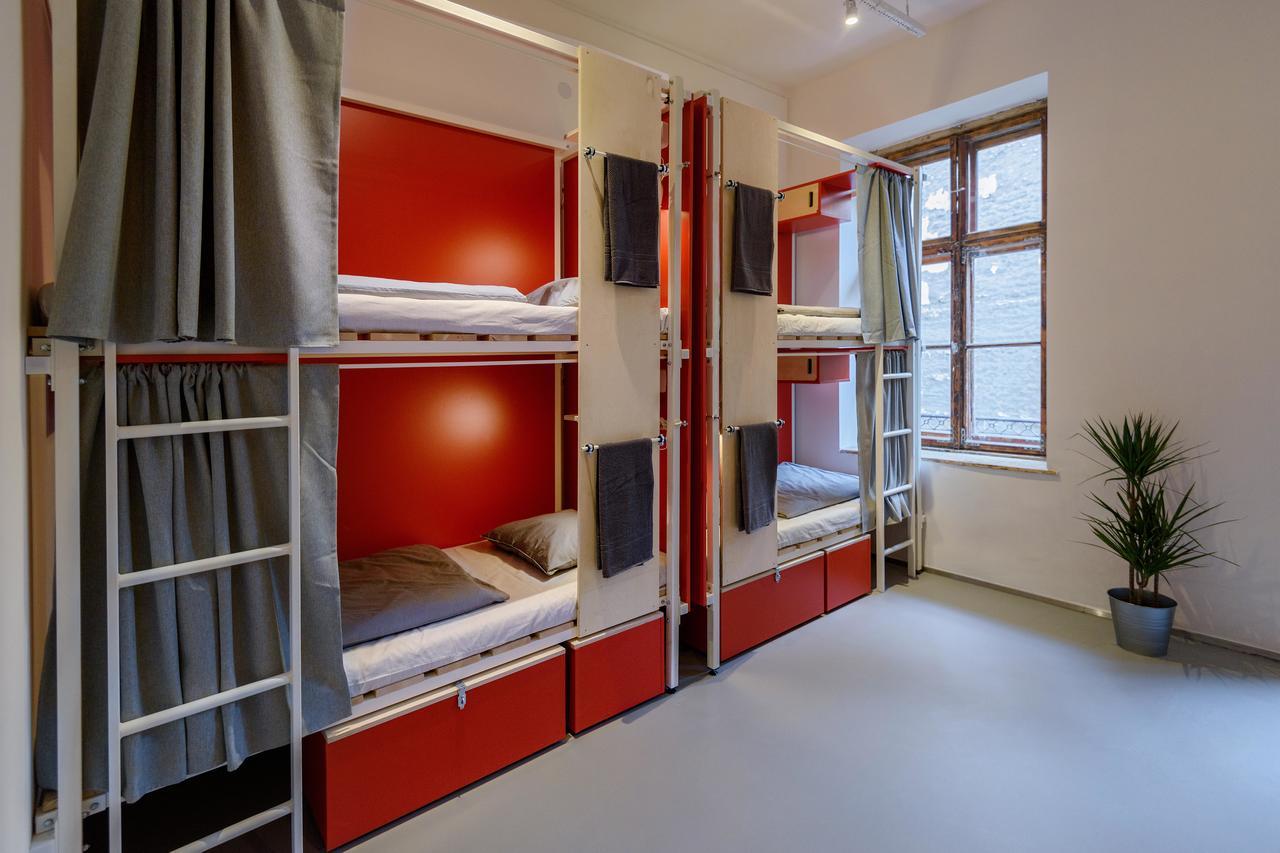 Hostel Flow Spaces