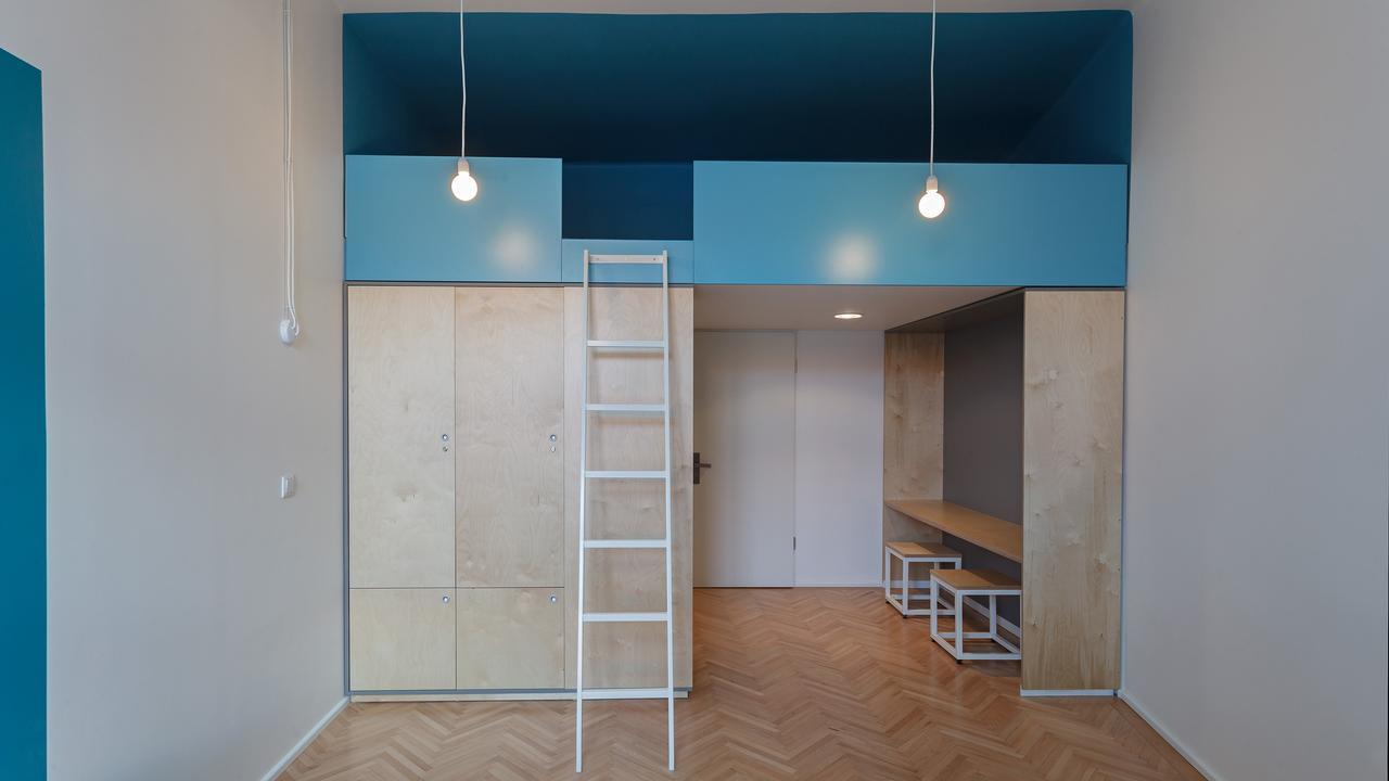 Flow Spaces *