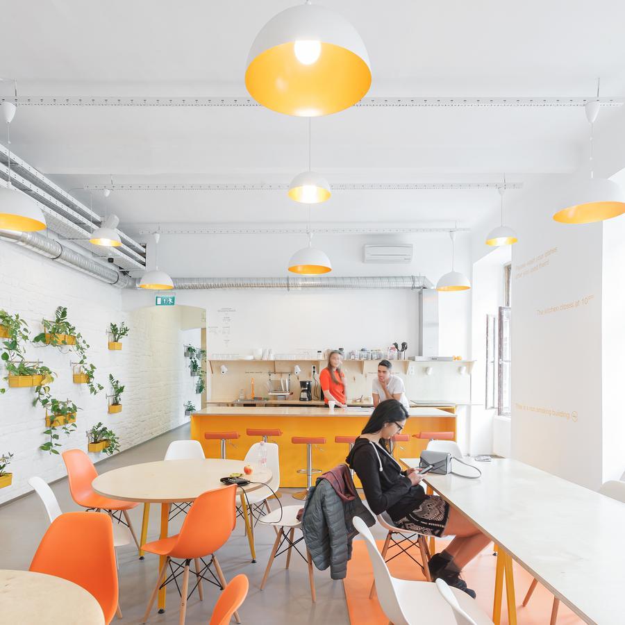 Hostel Flow Spaces