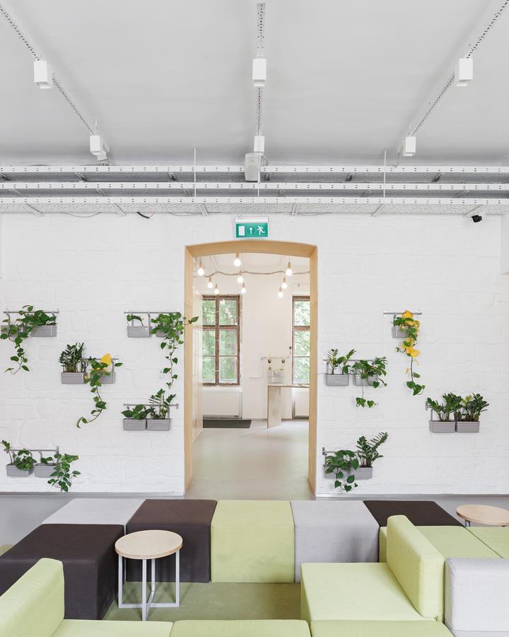 Hostel Flow Spaces