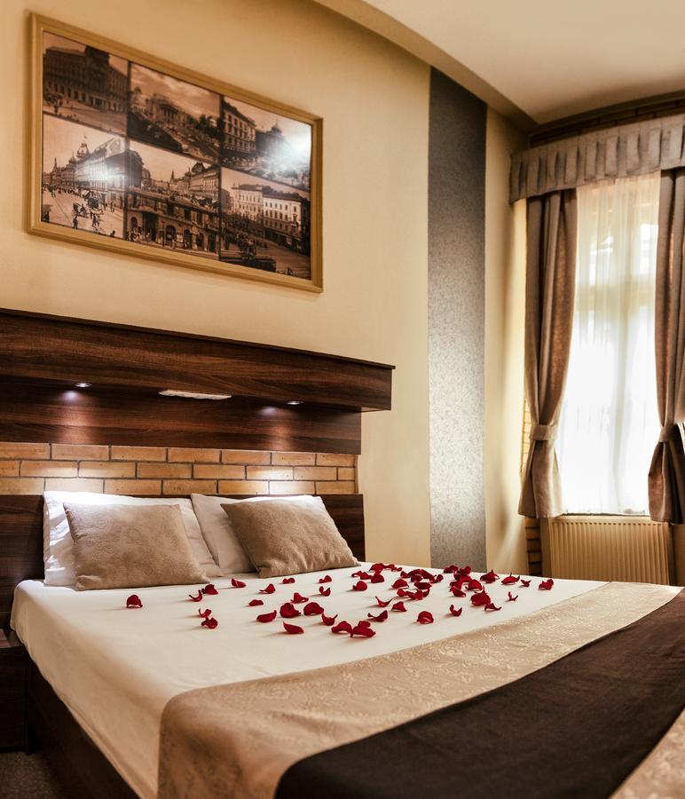 Hotel Sous44 3*