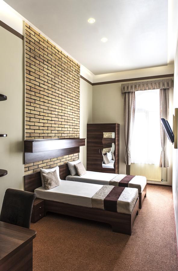 Sous44 3* Budapest