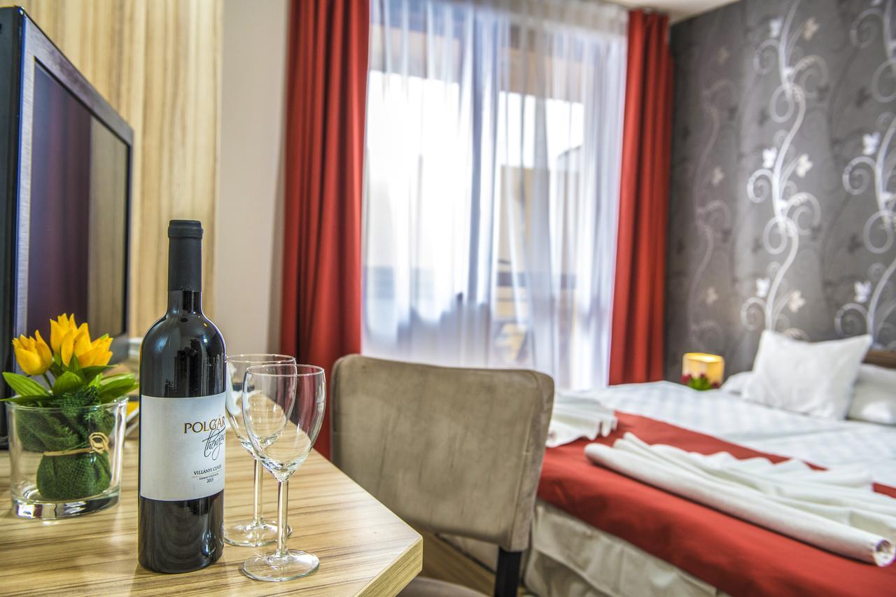 Sunshine Hotel 3*