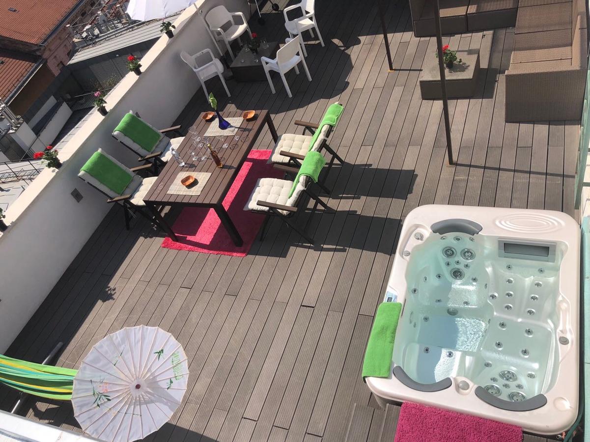 Apartamento Modern With Sauna And Jacuzzi Budapest