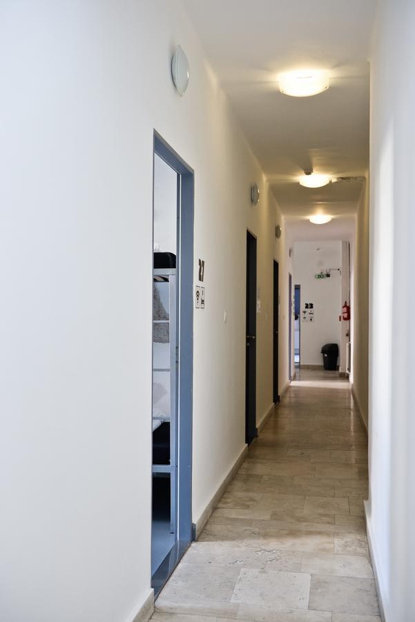 Hostel Lol Boutique Center