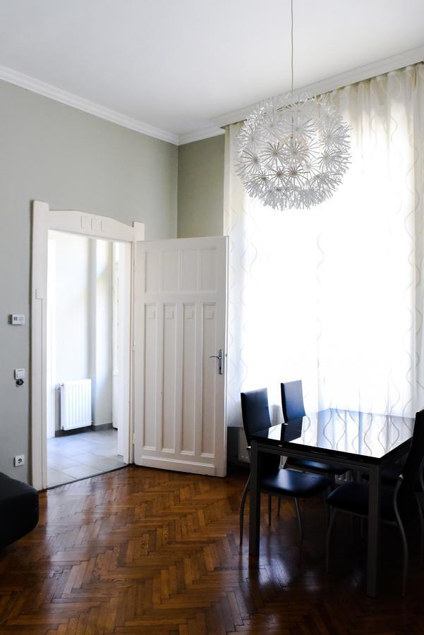 Váci Street Premier