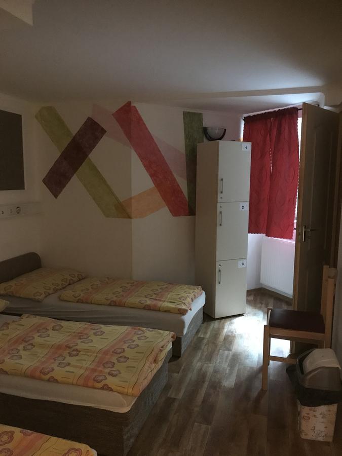 Opera Hostel *