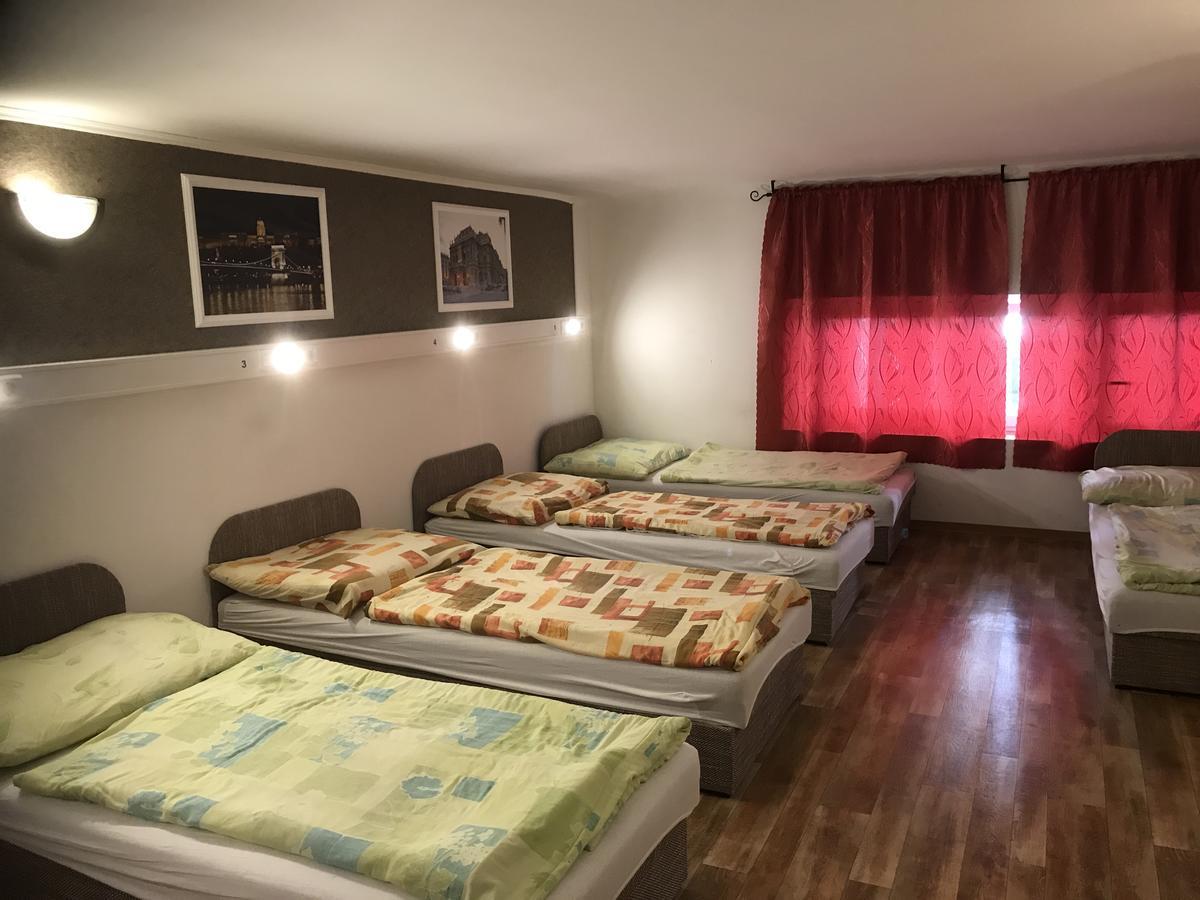 Hostel Opera *
