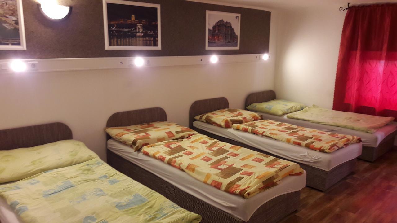 Hostel Opera *