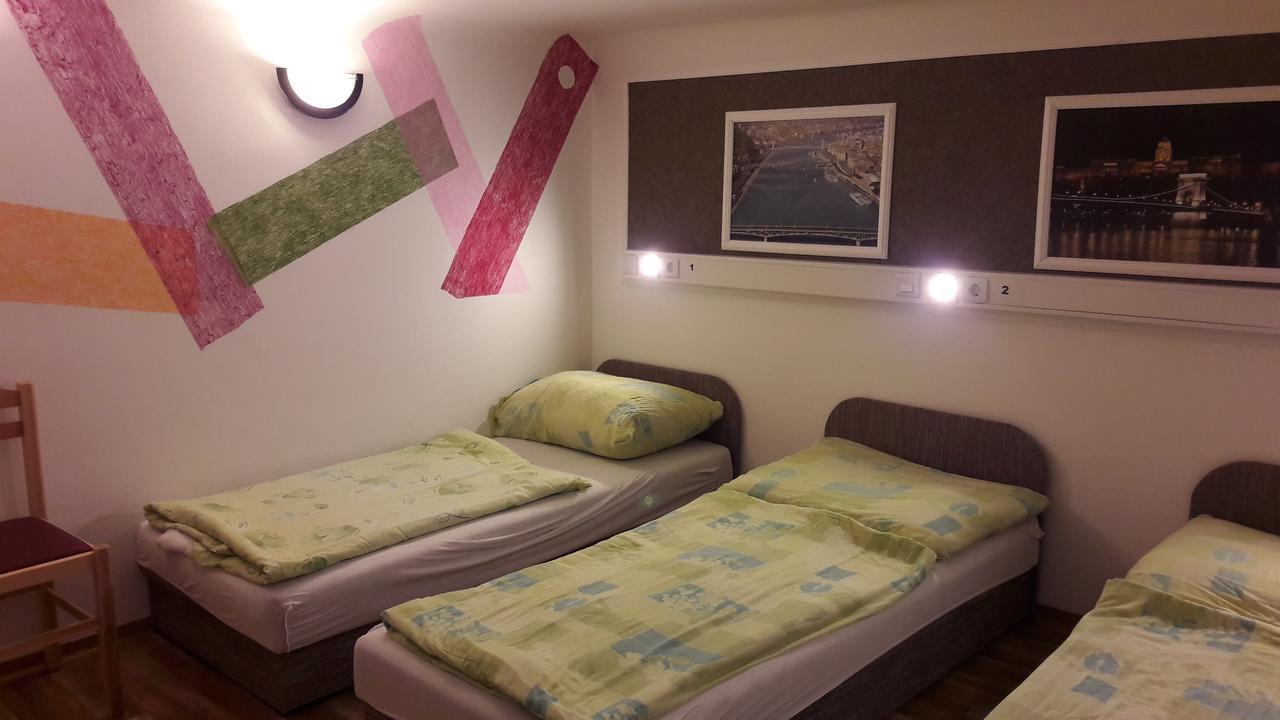 Opera Hostel *